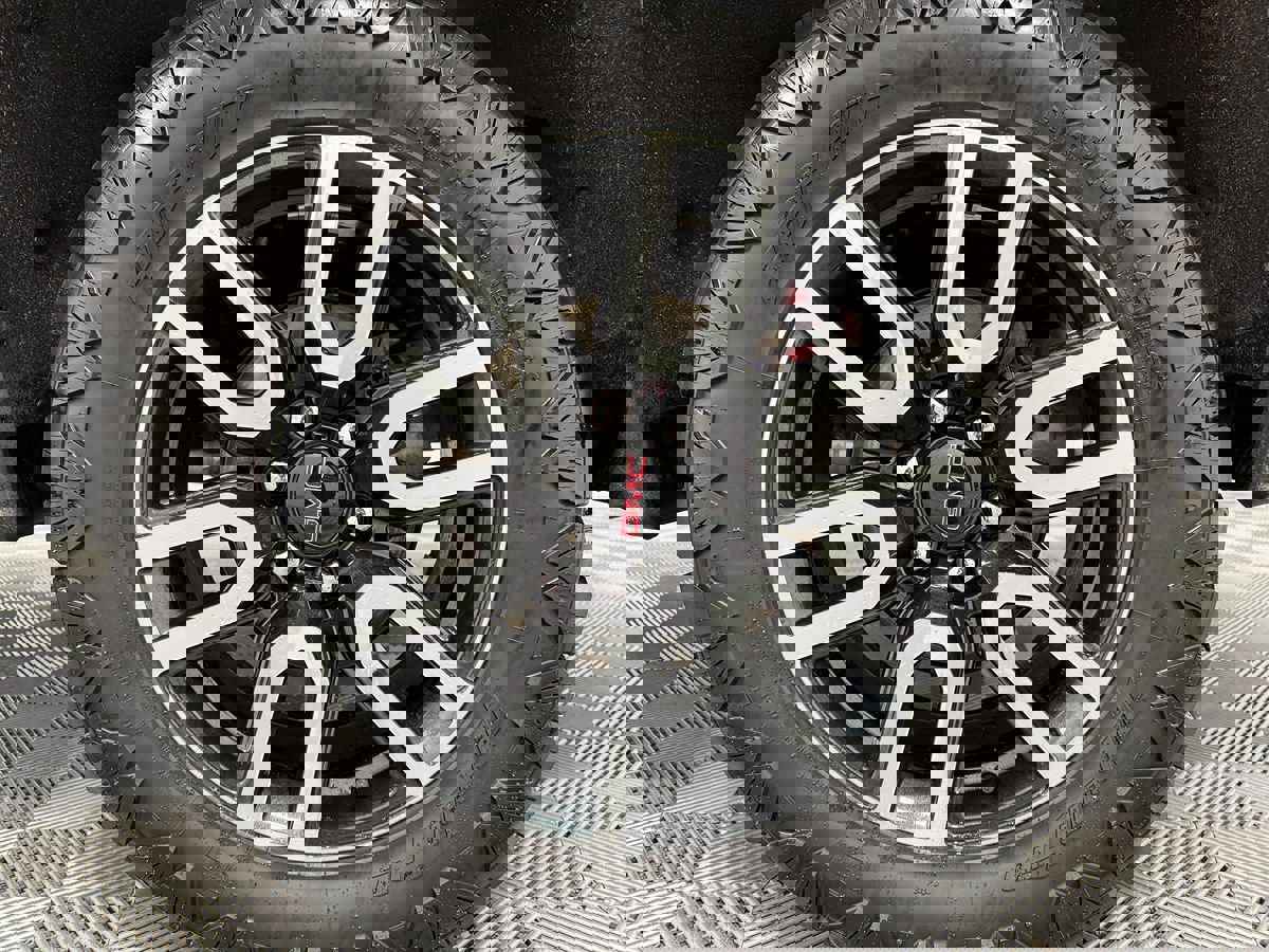 Used 2022 GMC Sierra 1500 AT4 image 42