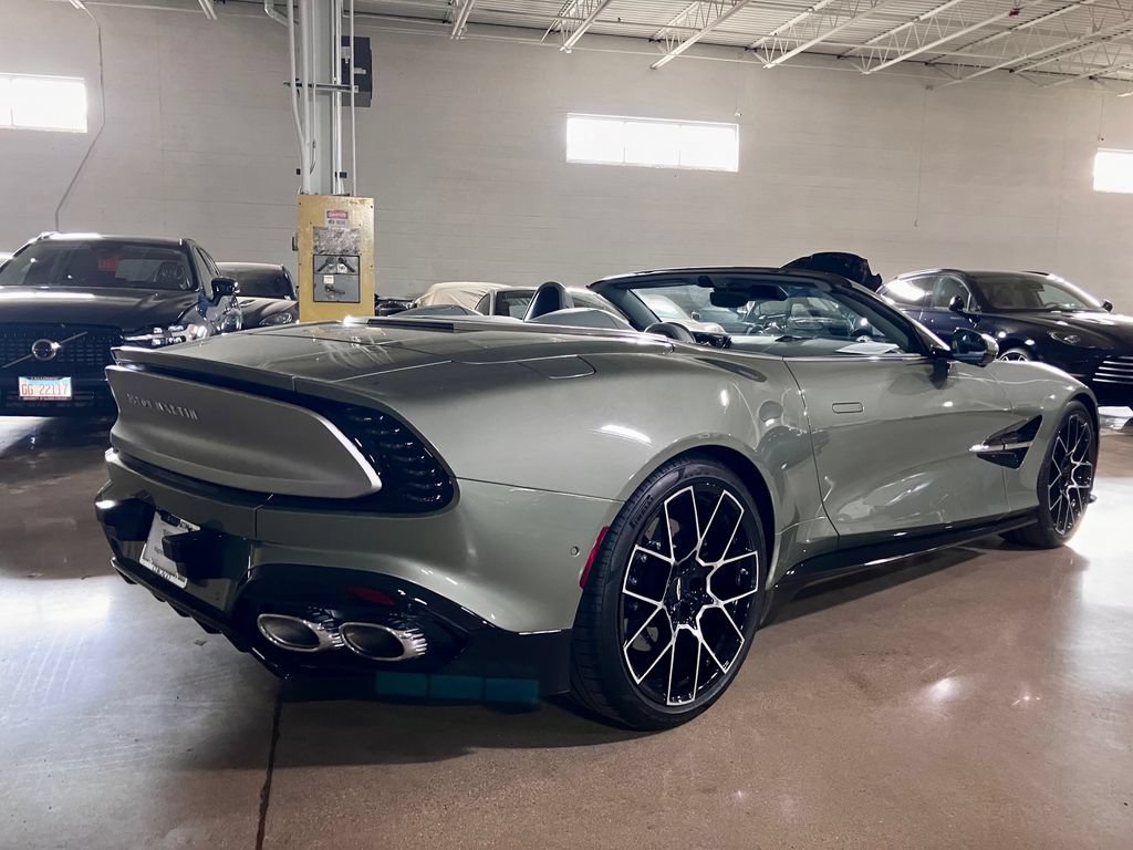 Used 2026 Aston Martin Vanquish Convertible RWD image 2
