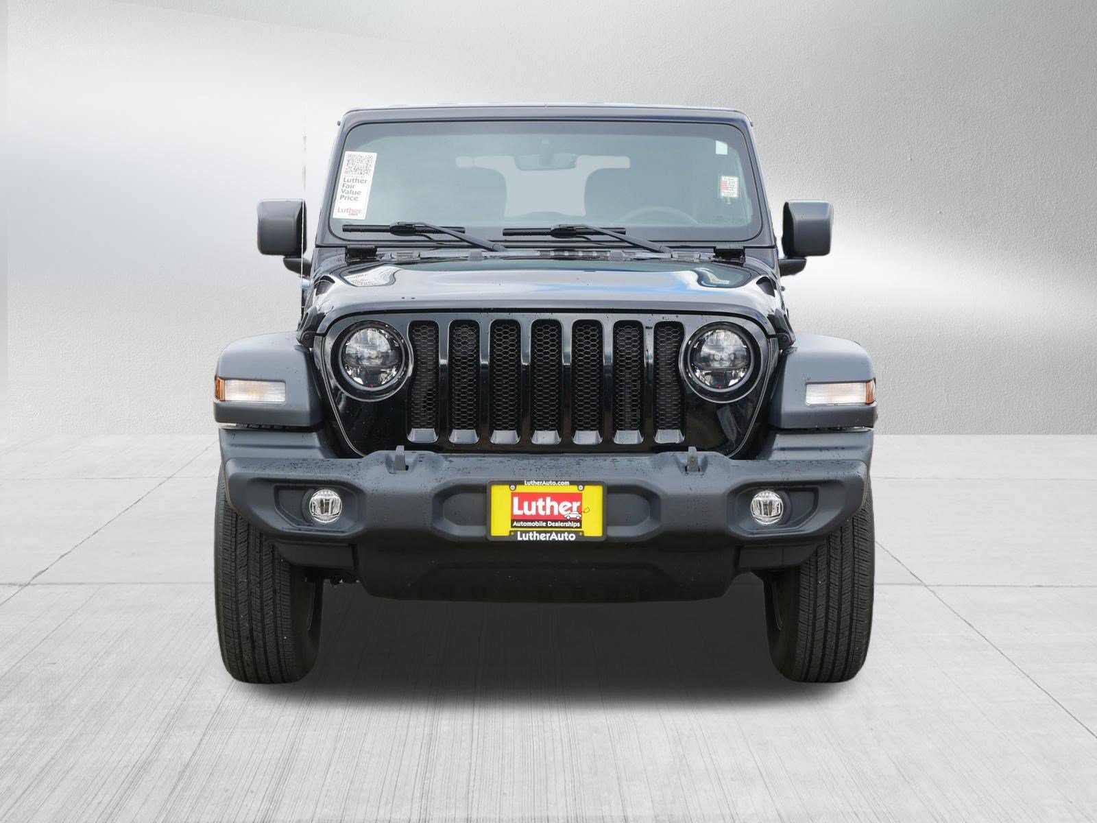 Used 2023 Jeep Wrangler Sport AWD/4WD image 2