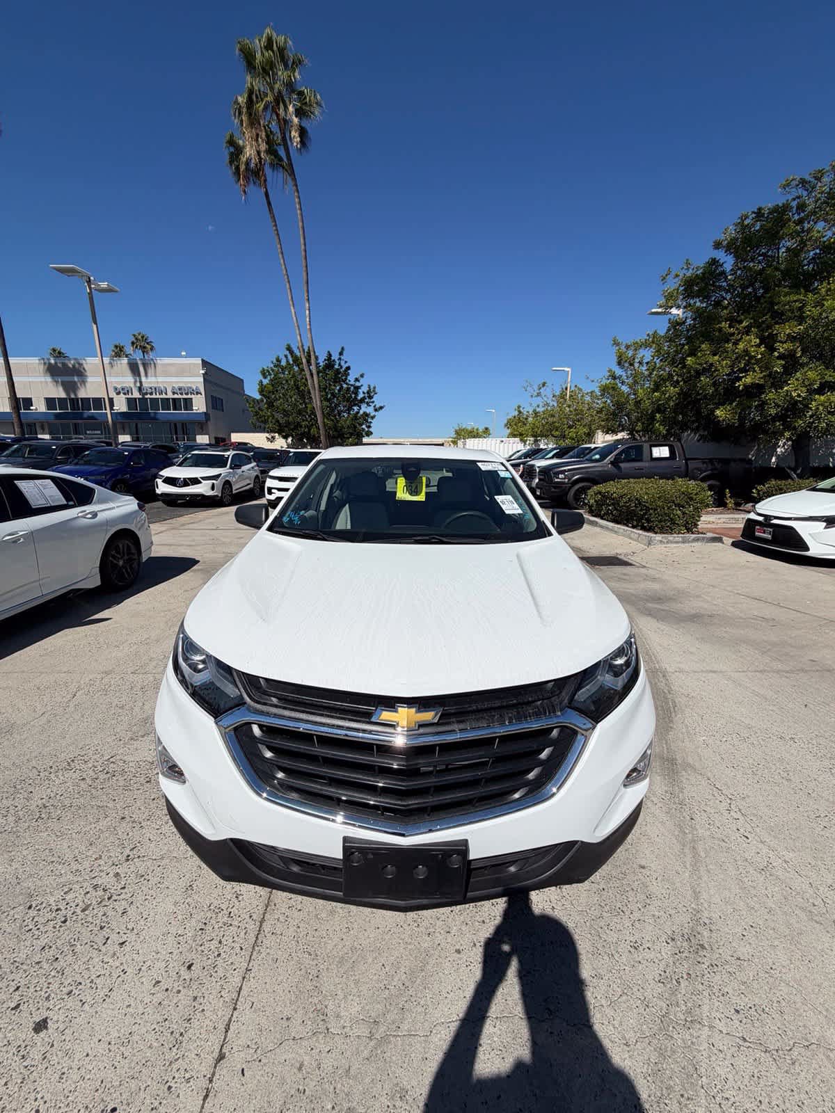 Used 2020 Chevrolet Equinox LS FWD image 2