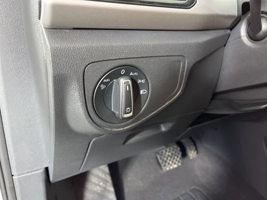 Used 2022 Volkswagen Atlas Cross Sport SE w/ Panoramic Sunroof Package image 27