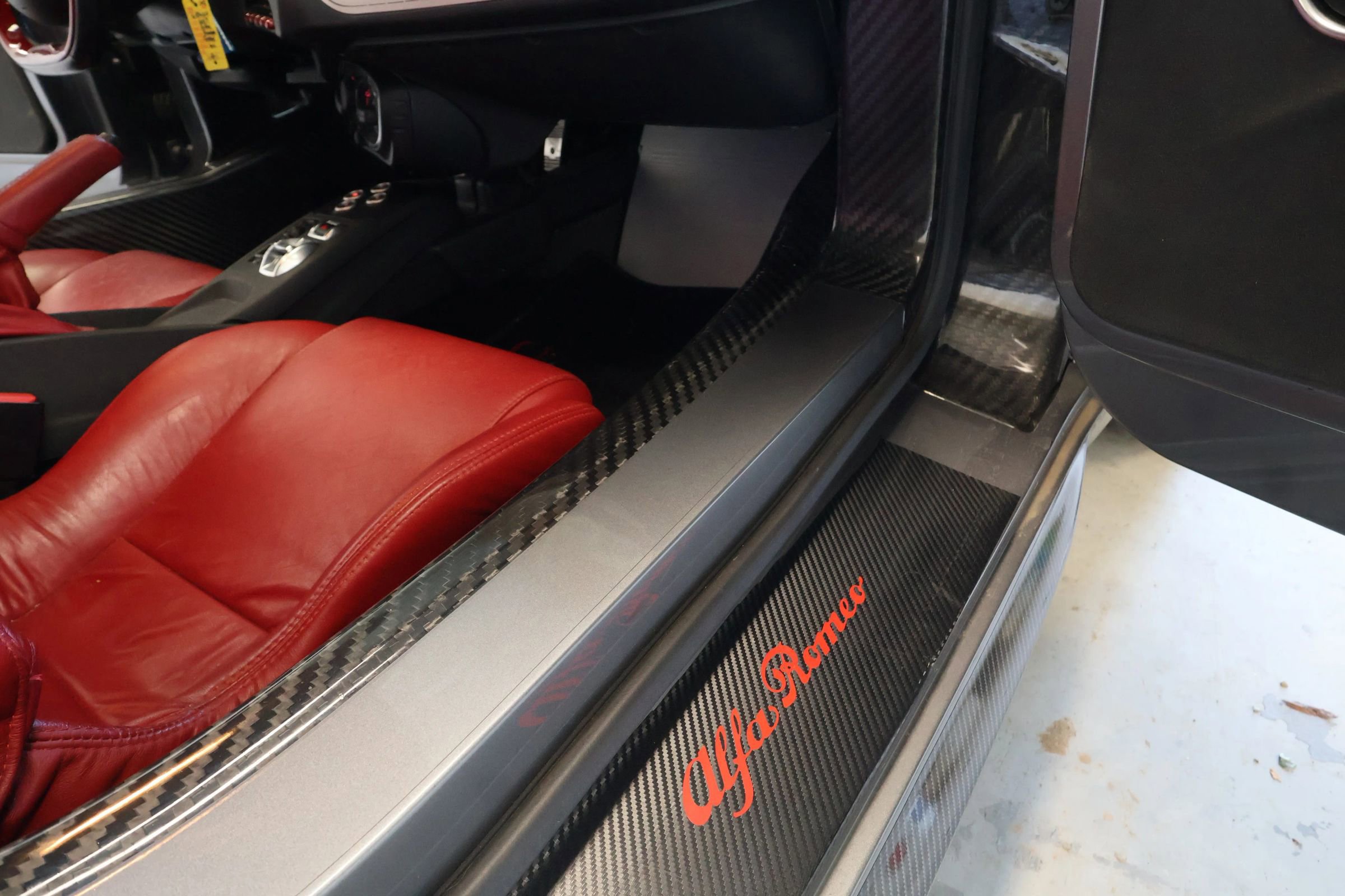 Used 2017 Alfa Romeo 4C Coupe image 30
