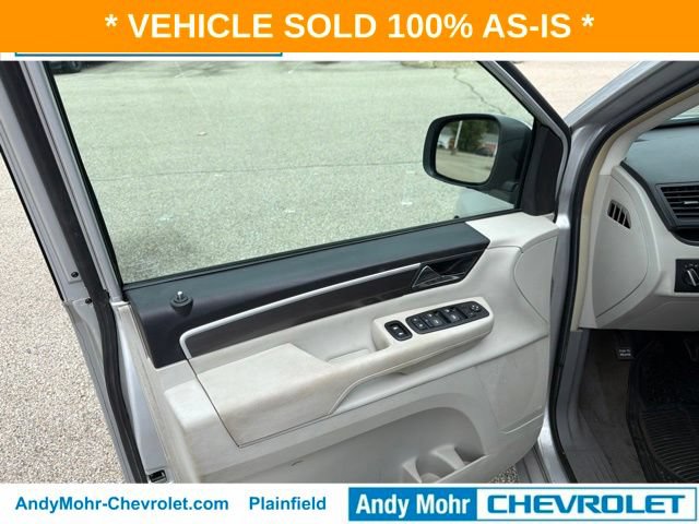 Used 2010 Volkswagen Routan SE FWD image 13