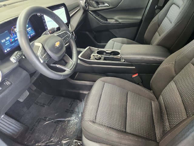 Used 2026 Chevrolet Equinox LT FWD image 4