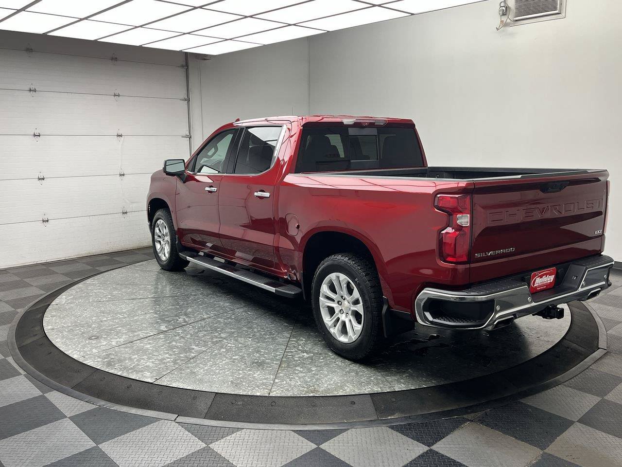 Certified 2024 Chevrolet Silverado 1500 LTZ AWD/4WD image 2