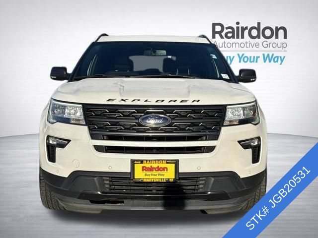 Used 2018 Ford Explorer XLT w/ XLT Appearance Package AWD/4WD image 2