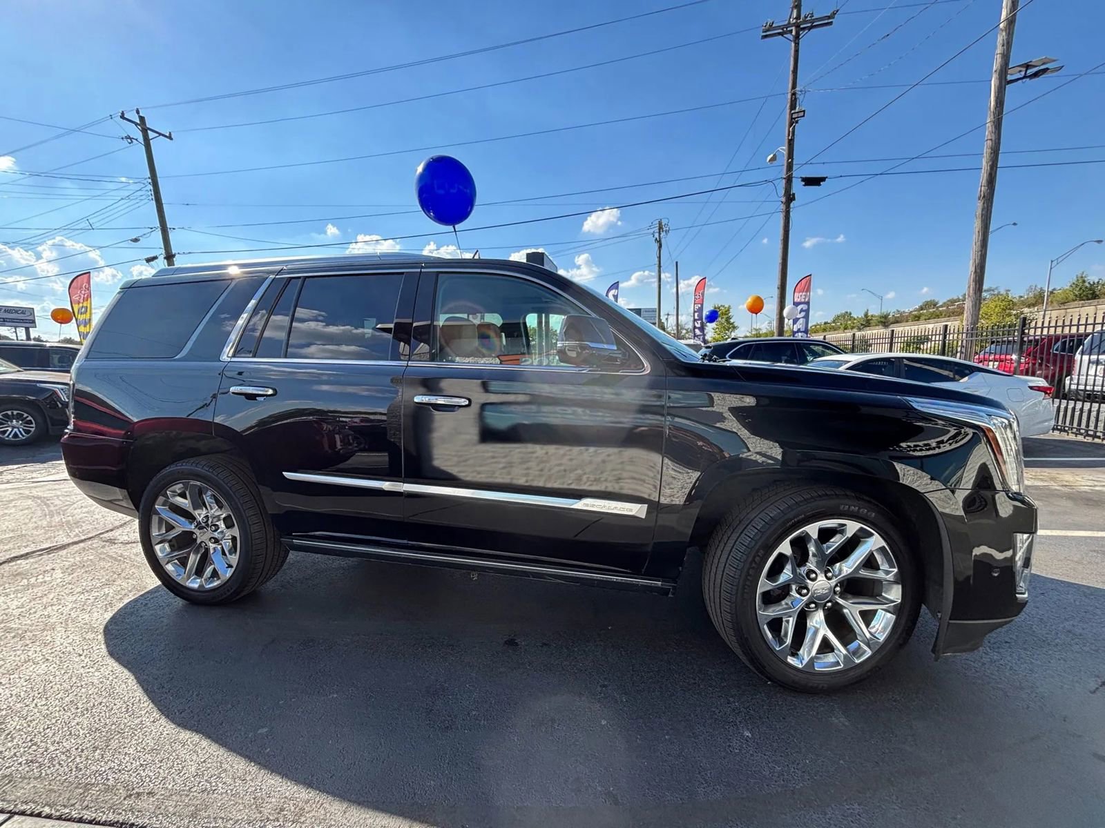 Used 2020 Cadillac Escalade Premium Luxury image 10