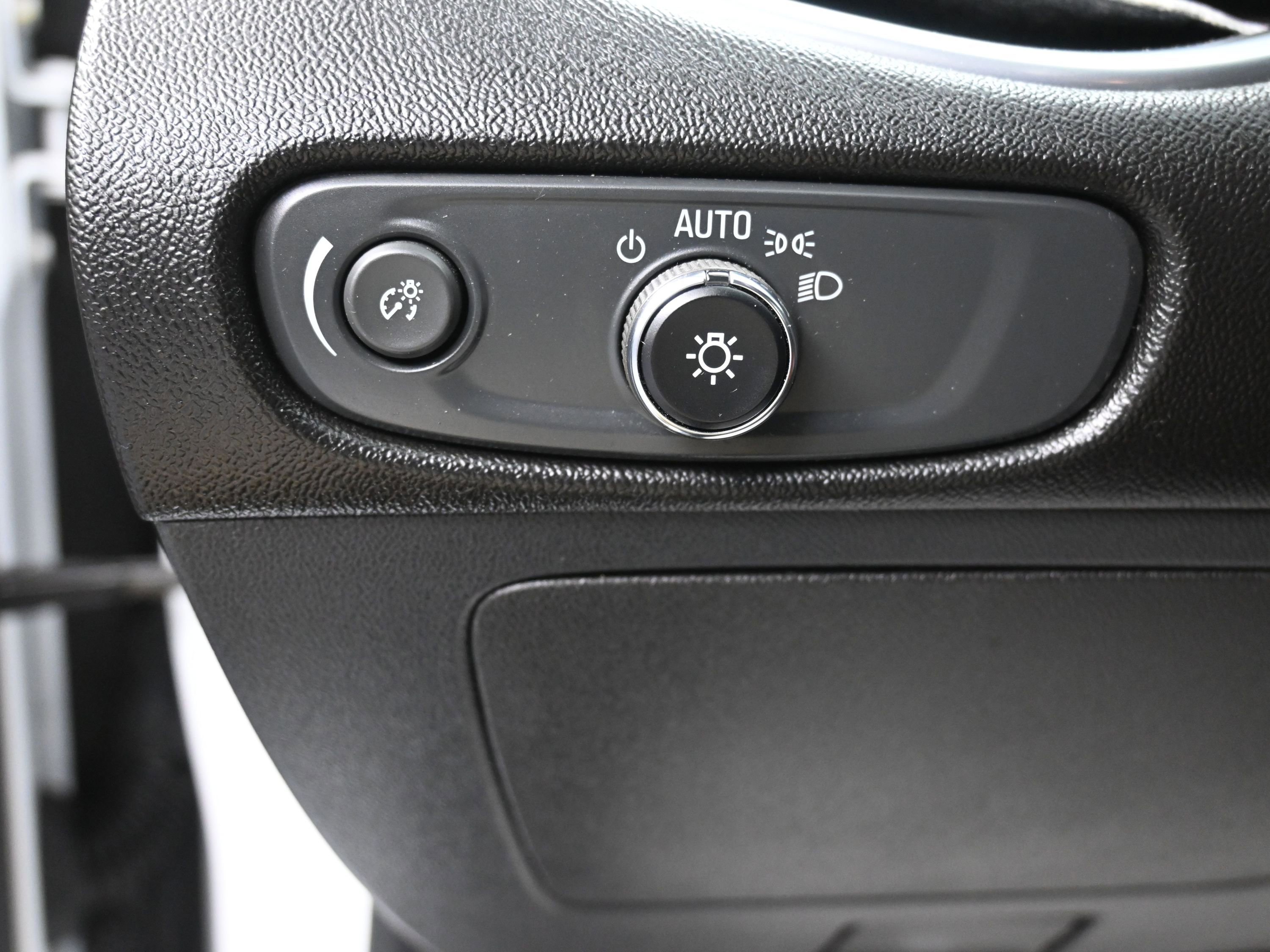 Used 2017 Chevrolet Malibu LT image 19