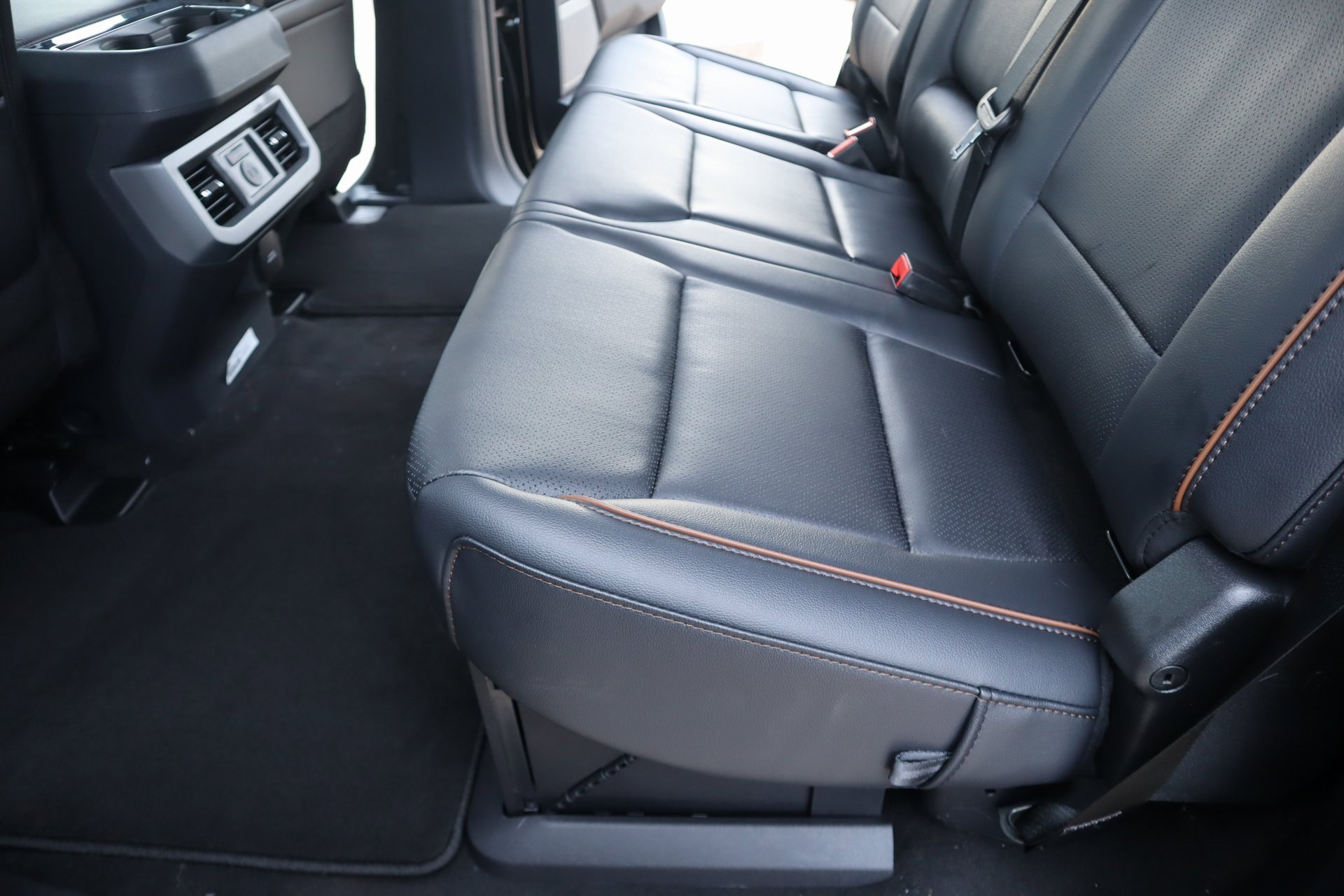 New 2026 Ford F250 Lariat w/ Black Appearance Package image 14