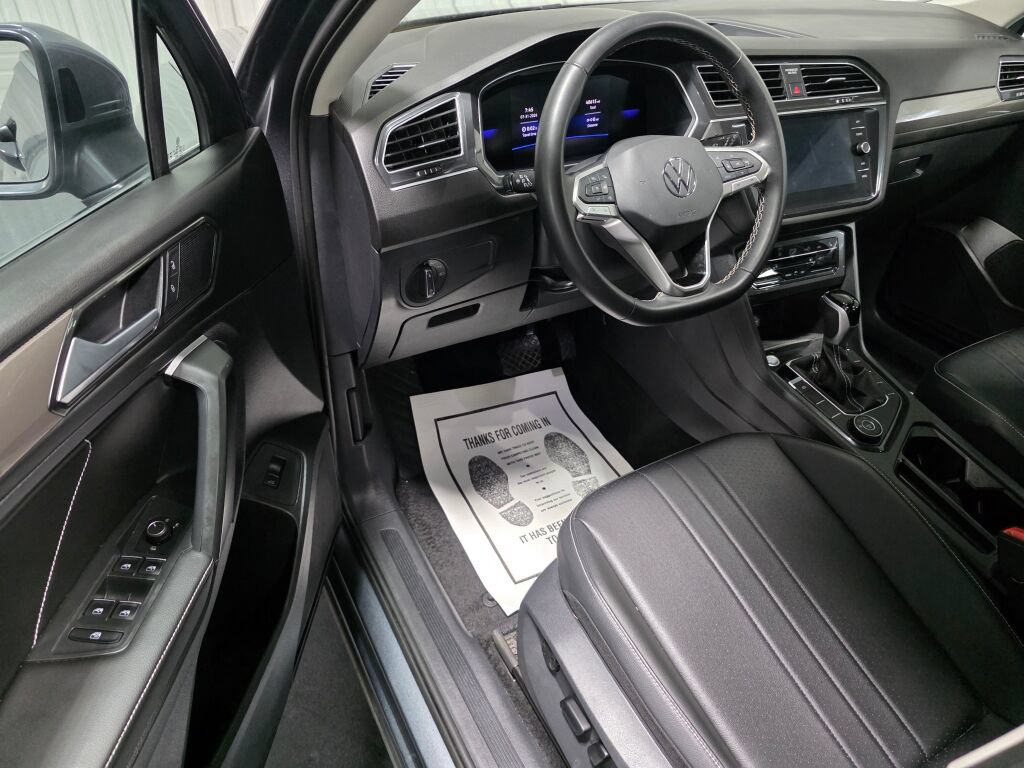 Used 2024 Volkswagen Tiguan SE AWD/4WD image 6