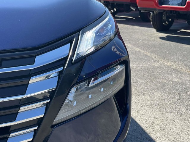 Used 2025 Nissan Rogue SV AWD/4WD image 9