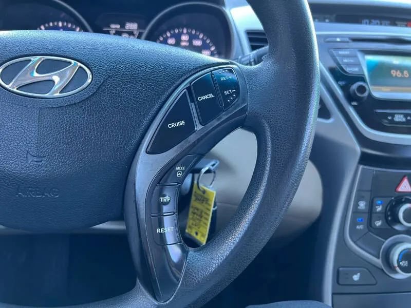 Used 2014 Hyundai Elantra SE w/ Option Group 02 FWD image 21
