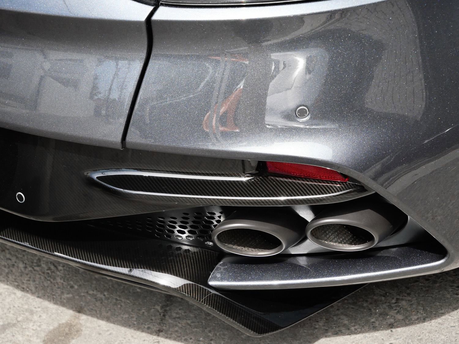 Used 2019 Aston Martin DBS Superleggera image 35