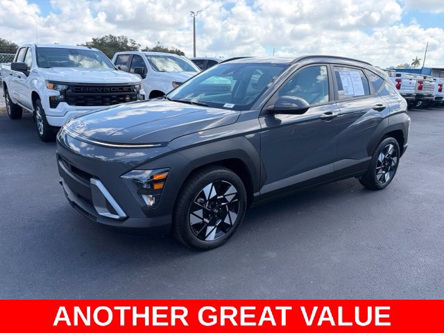 Used 2025 Hyundai Kona SEL FWD image 3