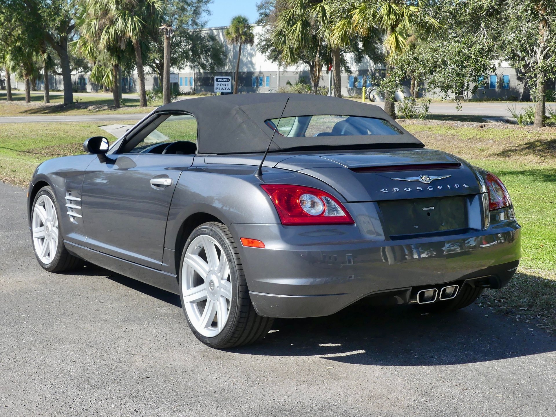 Used 2005 Chrysler Crossfire Limited RWD image 20