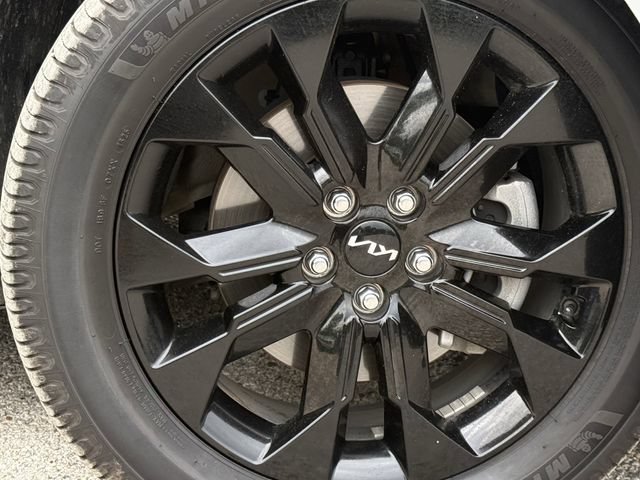 Used 2024 Kia Carnival SX FWD image 7