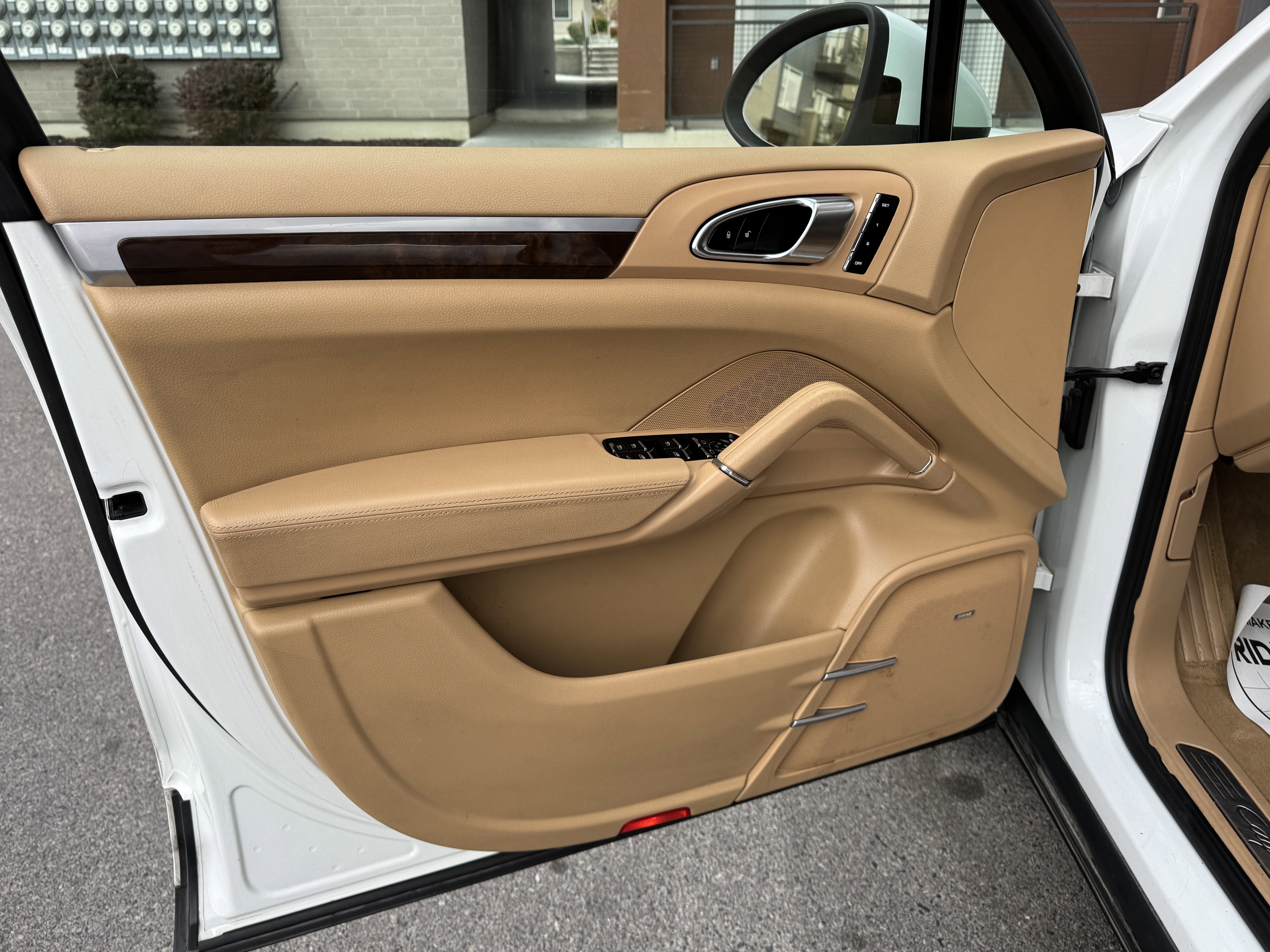 Used 2012 Porsche Cayenne S image 13