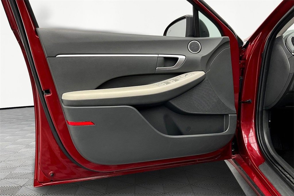 Used 2023 Hyundai Sonata SE image 23