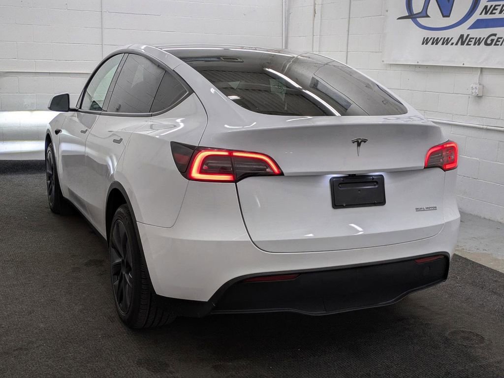 Used 2025 Tesla Model Y Long Range image 20