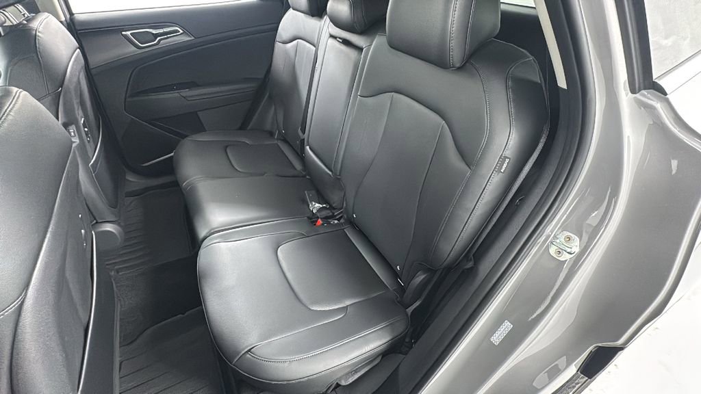 New 2026 Kia Sportage EX image 12