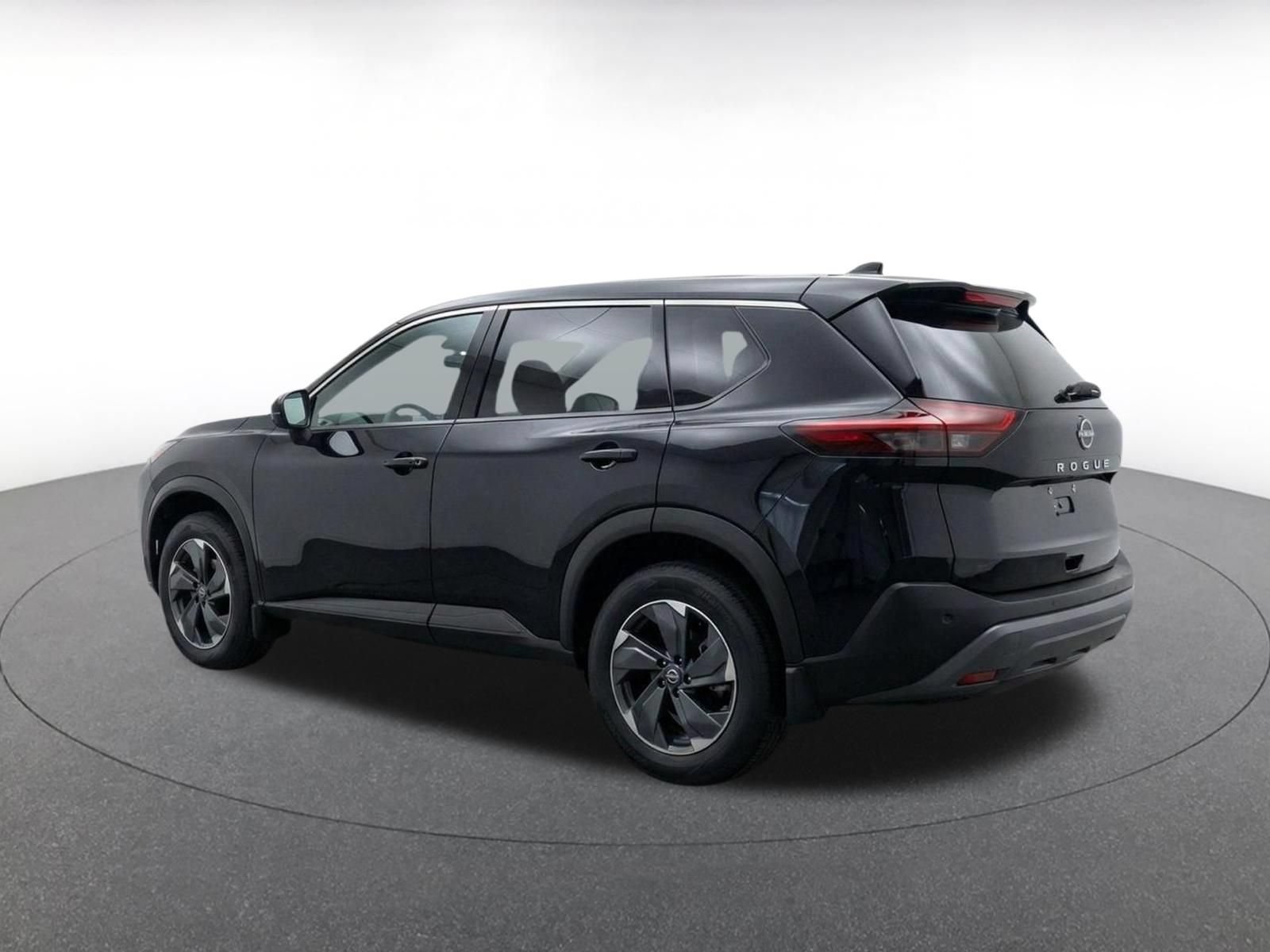 Used 2025 Nissan Rogue SV AWD/4WD image 7