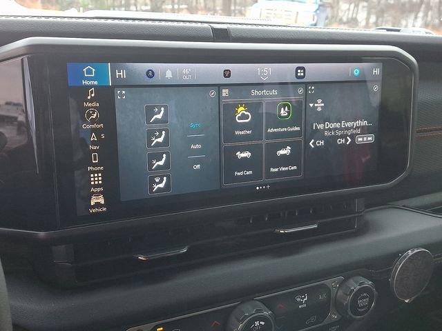 Used 2024 Jeep Wrangler Unlimited Rubicon w/ Technology Group image 17