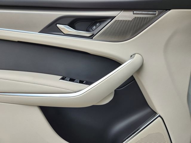 Used 2026 Jaguar F-PACE R-Dynamic S image 17