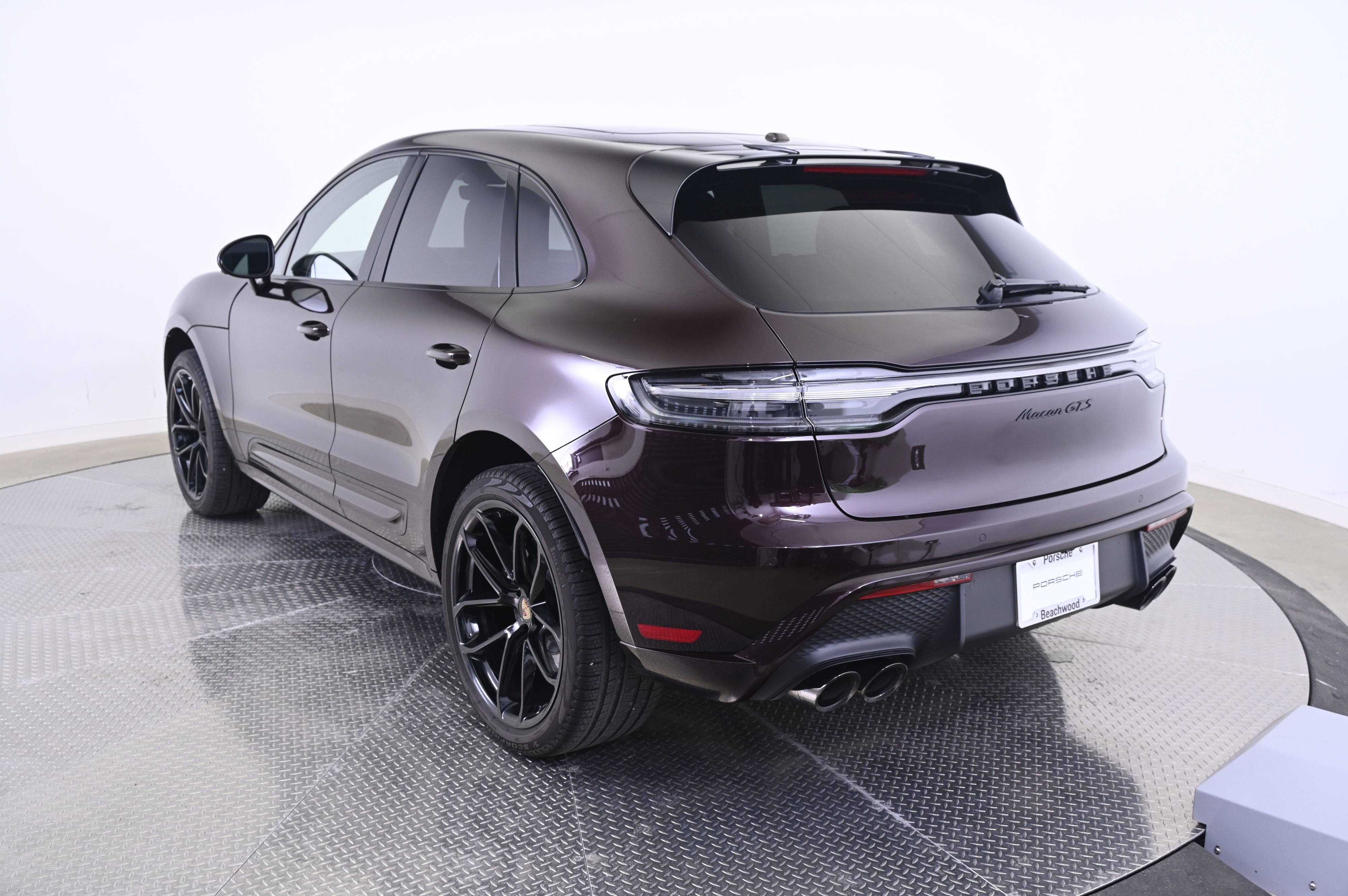 Used 2024 Porsche Macan GTS image 3