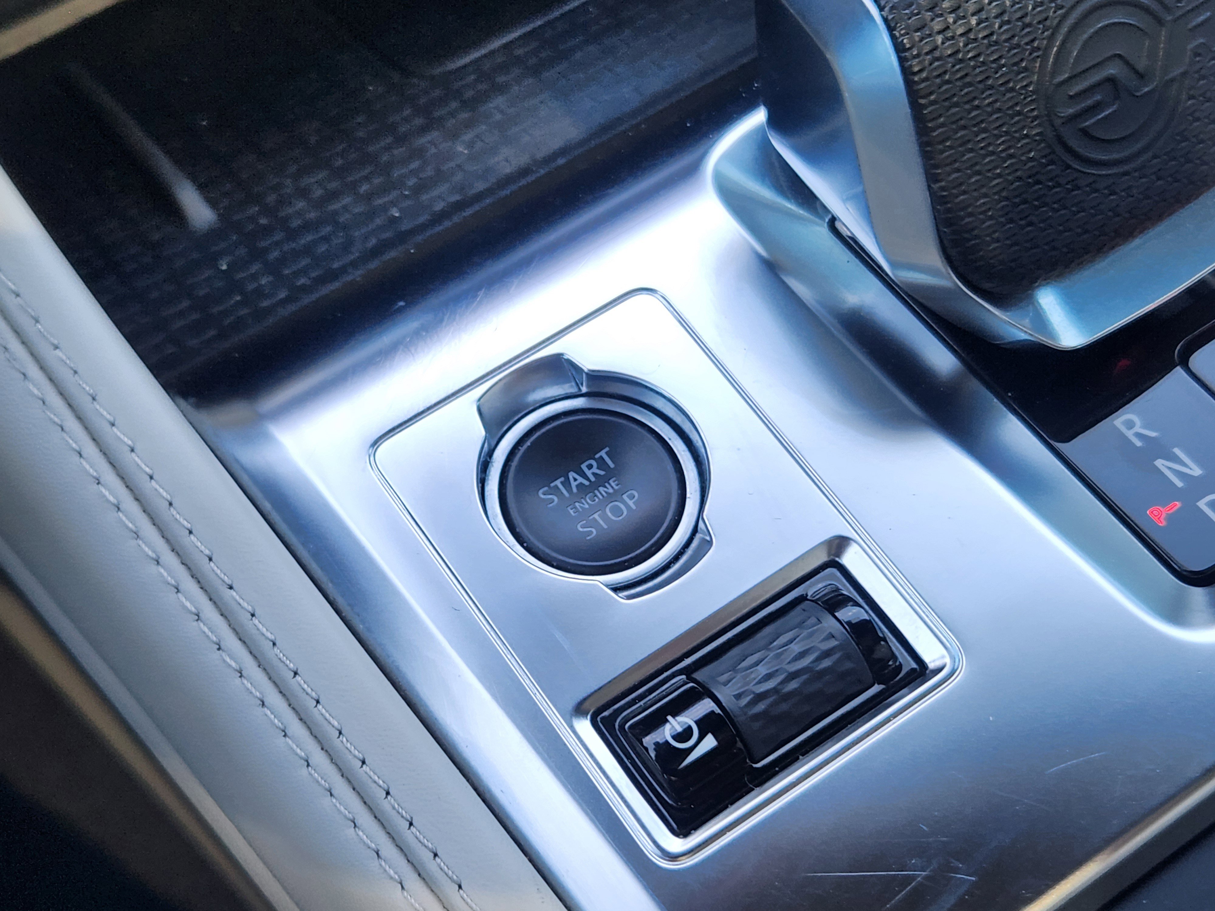 Used 2022 Jaguar F-PACE SVR AWD/4WD image 35