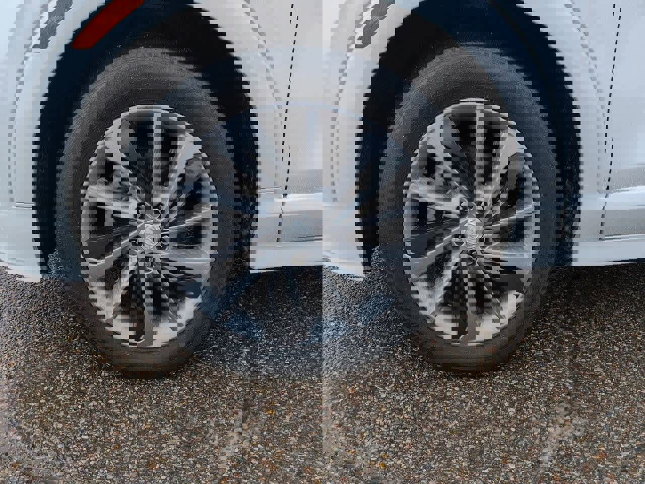 Used 2022 Buick Encore GX Select w/ Sport Touring Package image 13