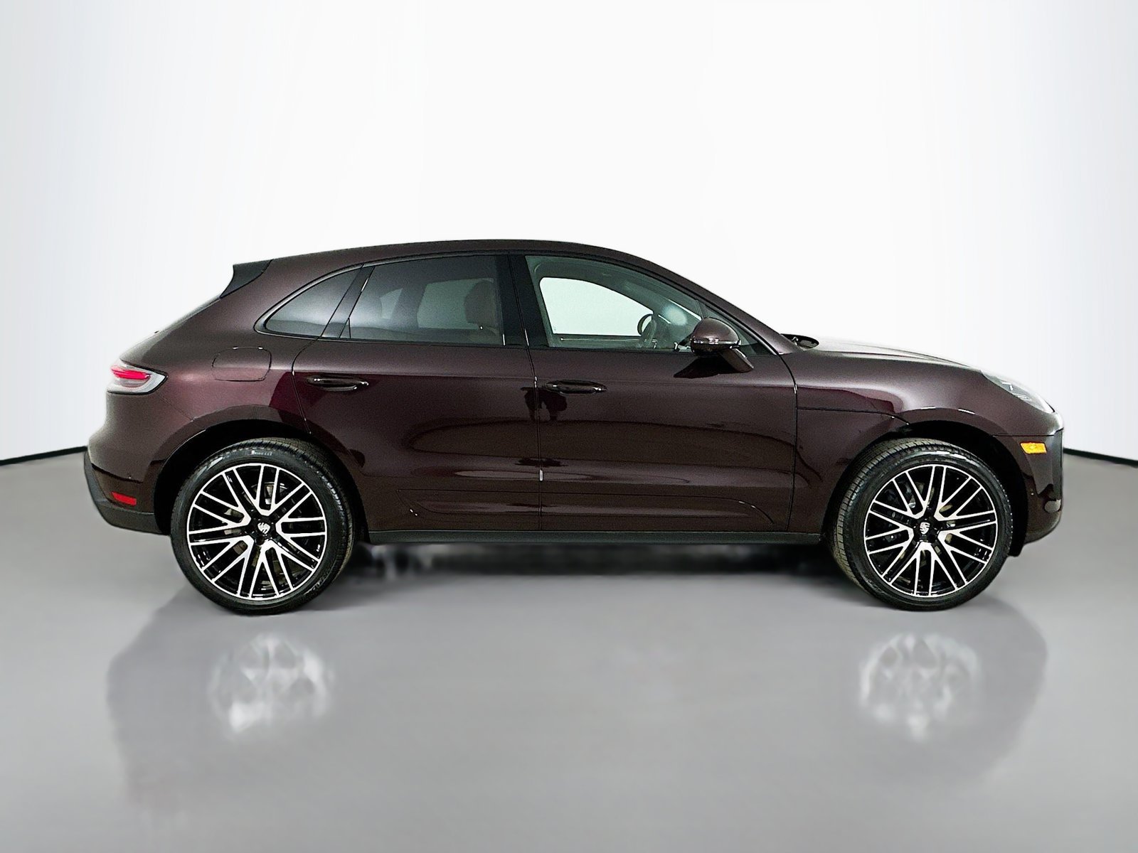 New 2026 Porsche Macan AWD/4WD image 4