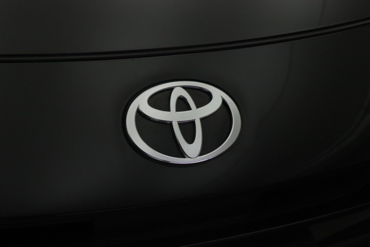 Used 2024 Toyota Prius XLE FWD image 26
