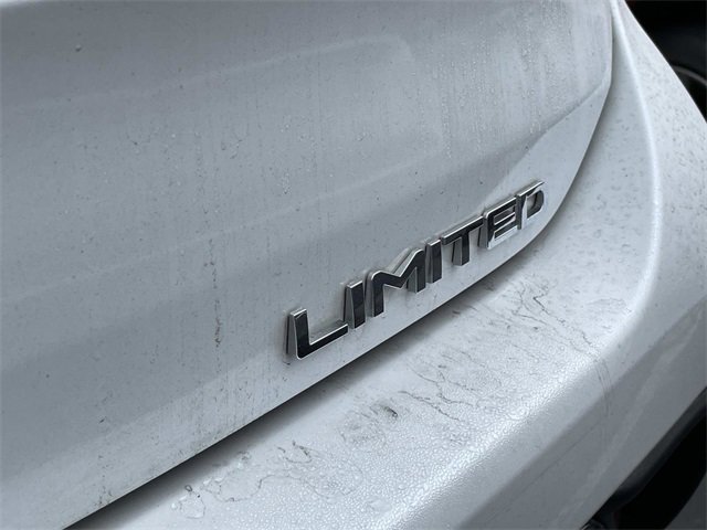 Used 2023 Toyota Highlander Limited image 11