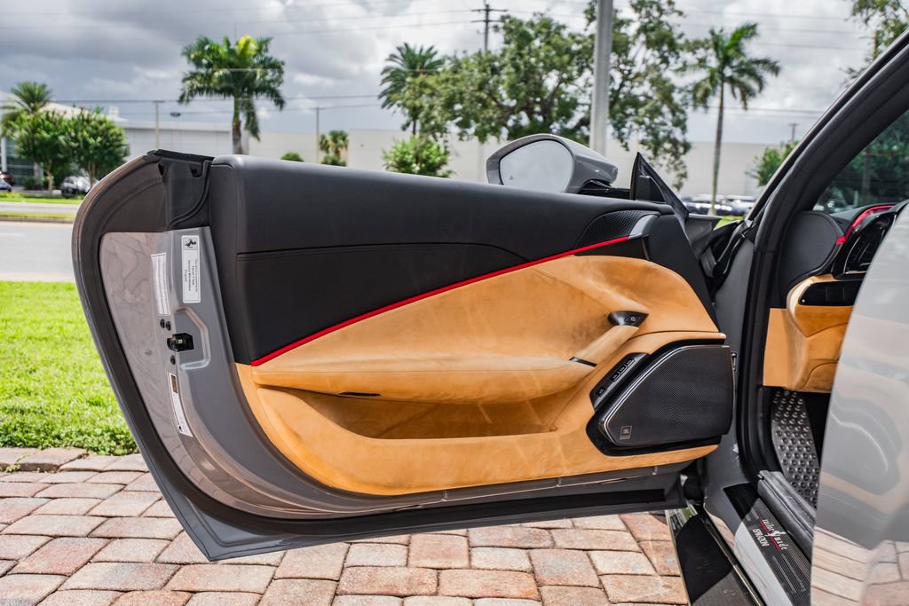 Used 2022 Ferrari Roma RWD image 22