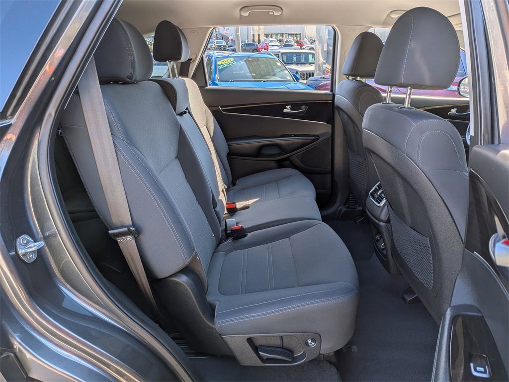 Used 2020 Kia Sorento S image 25