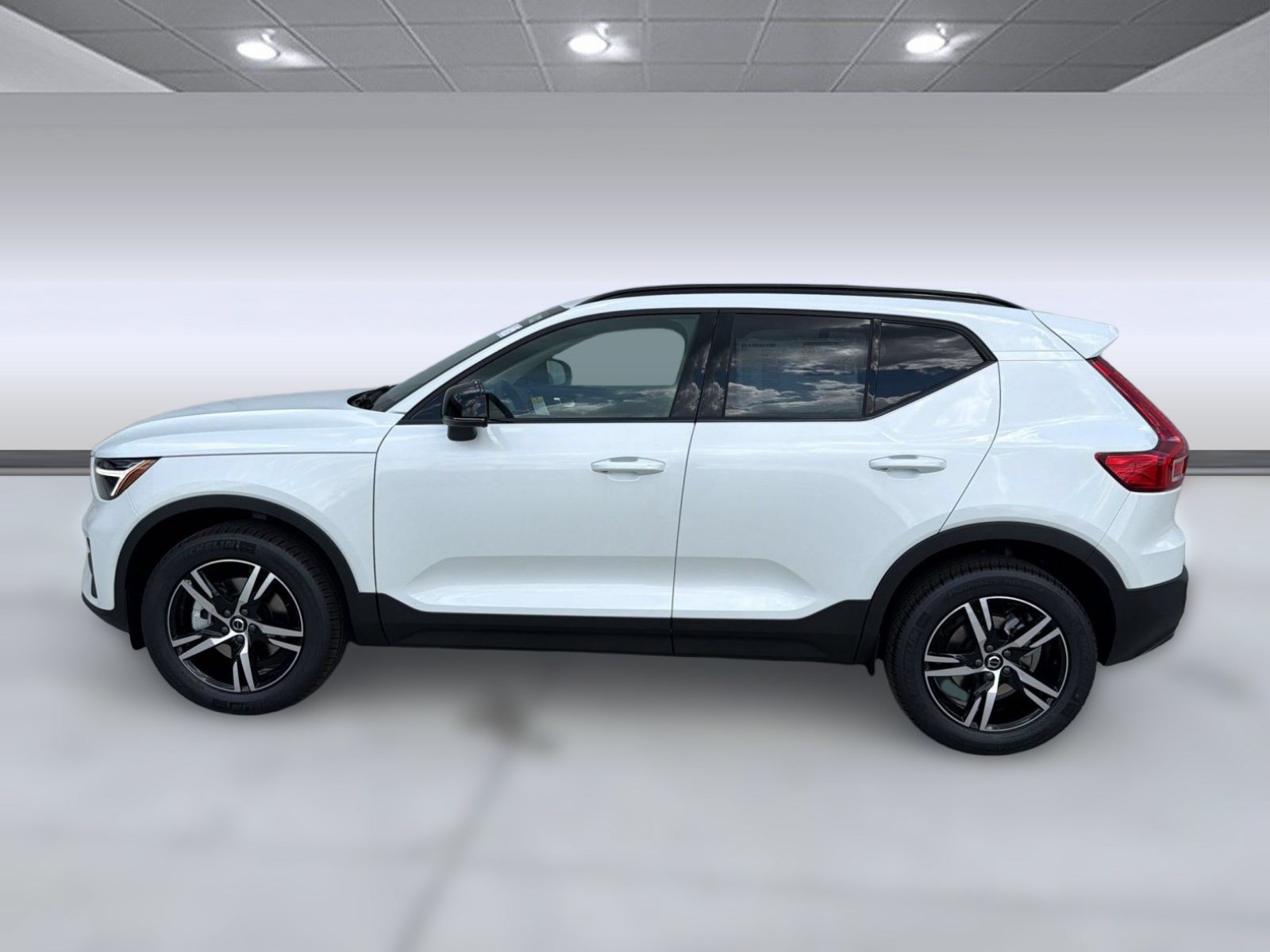 New 2026 Volvo XC40 B5 Core w/ Protection Package Premier AWD/4WD image 2