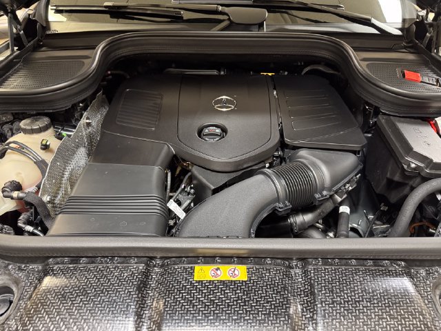 Used 2025 Mercedes-Benz GLE 350 4MATIC w/ AMG Line Exterior image 25