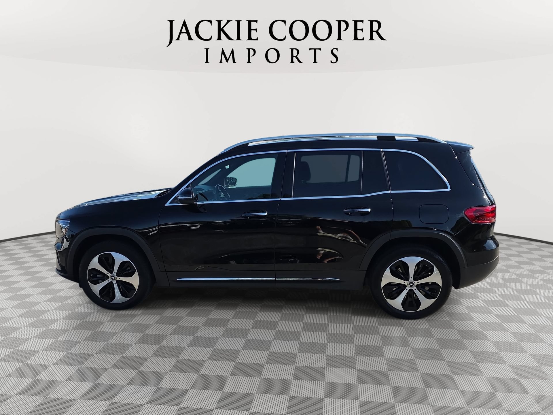 Used 2024 Mercedes-Benz GLB 250 image 8