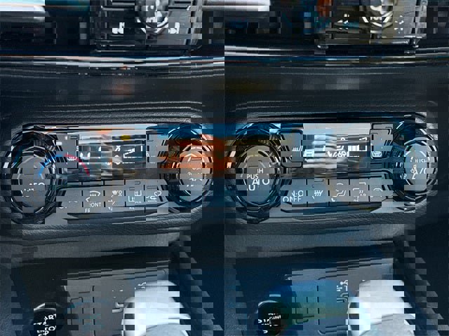 New 2026 Nissan Kicks SV w/ SV Premium Package image 24