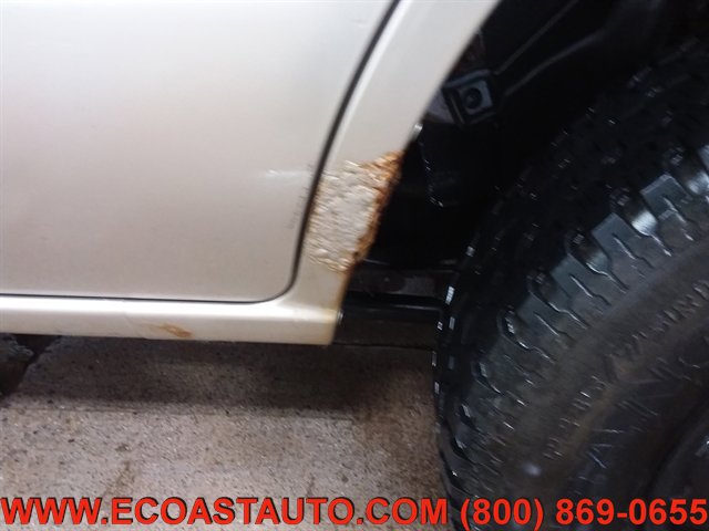 Used 1998 Nissan Pathfinder SE AWD/4WD image 18