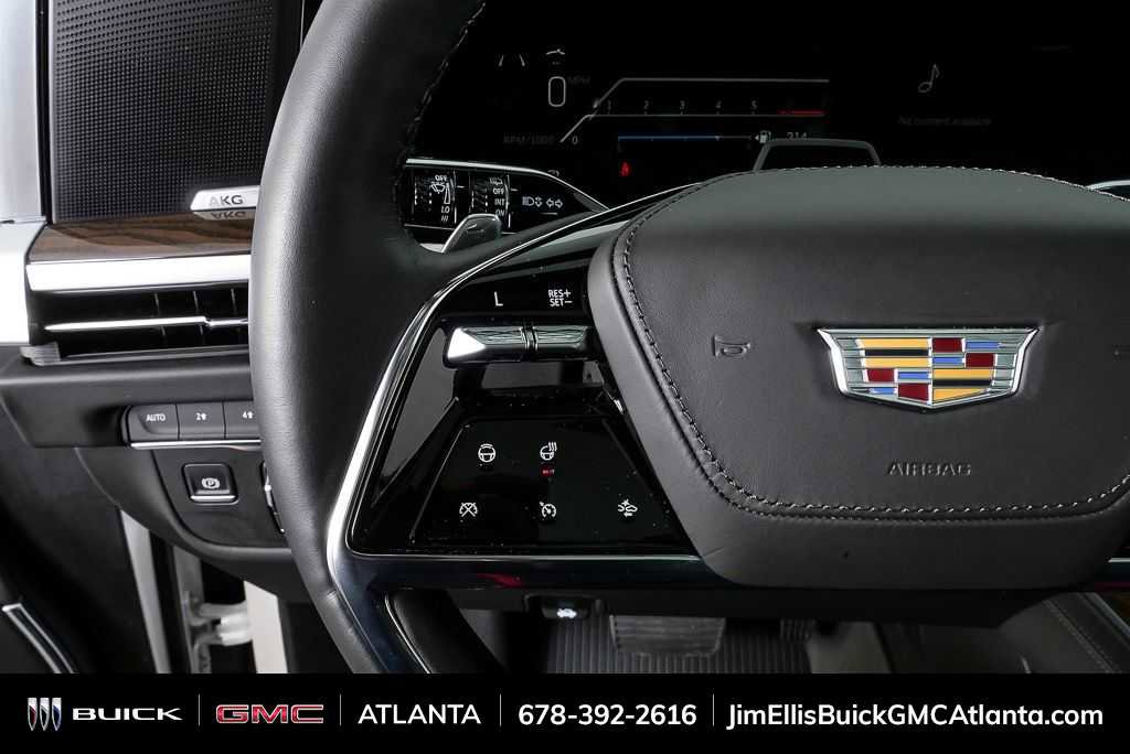 Used 2025 Cadillac Escalade ESV Sport Platinum image 11