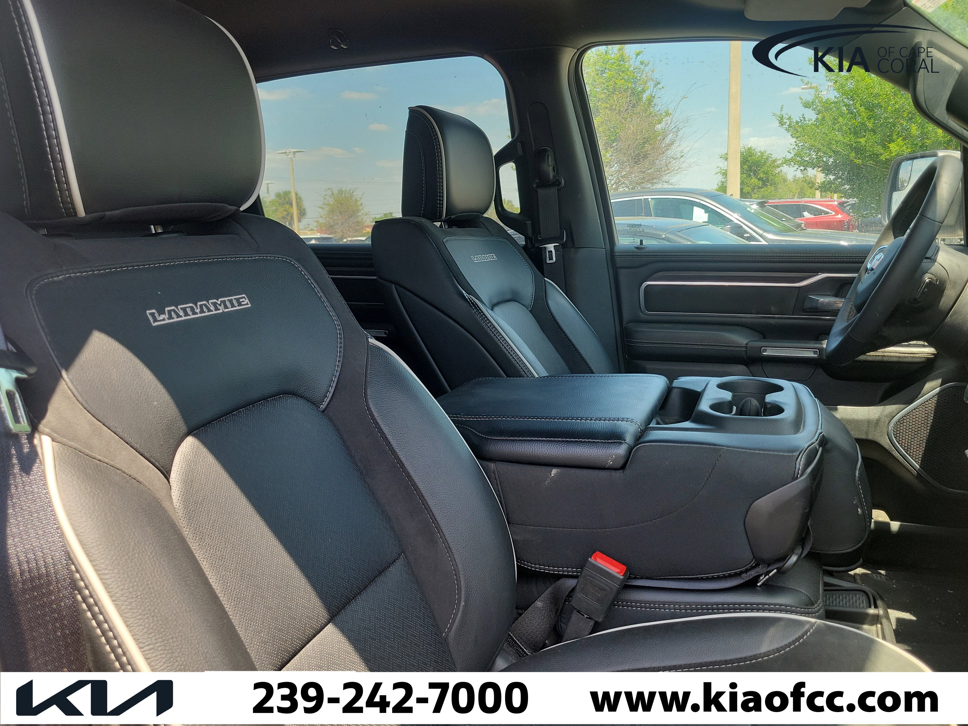 Used 2025 RAM 1500 Laramie AWD/4WD image 11
