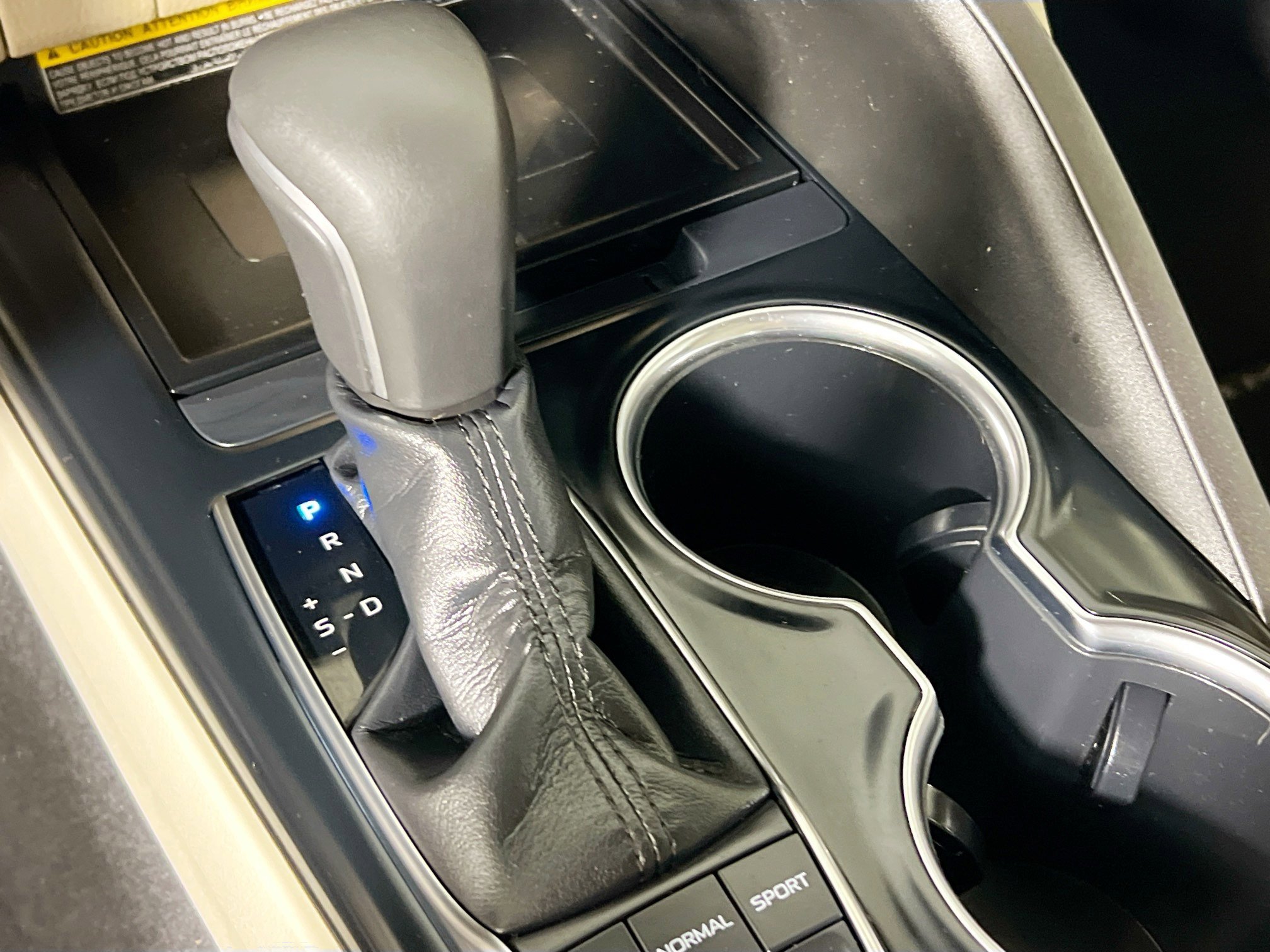 Used 2019 Toyota Camry XLE image 23