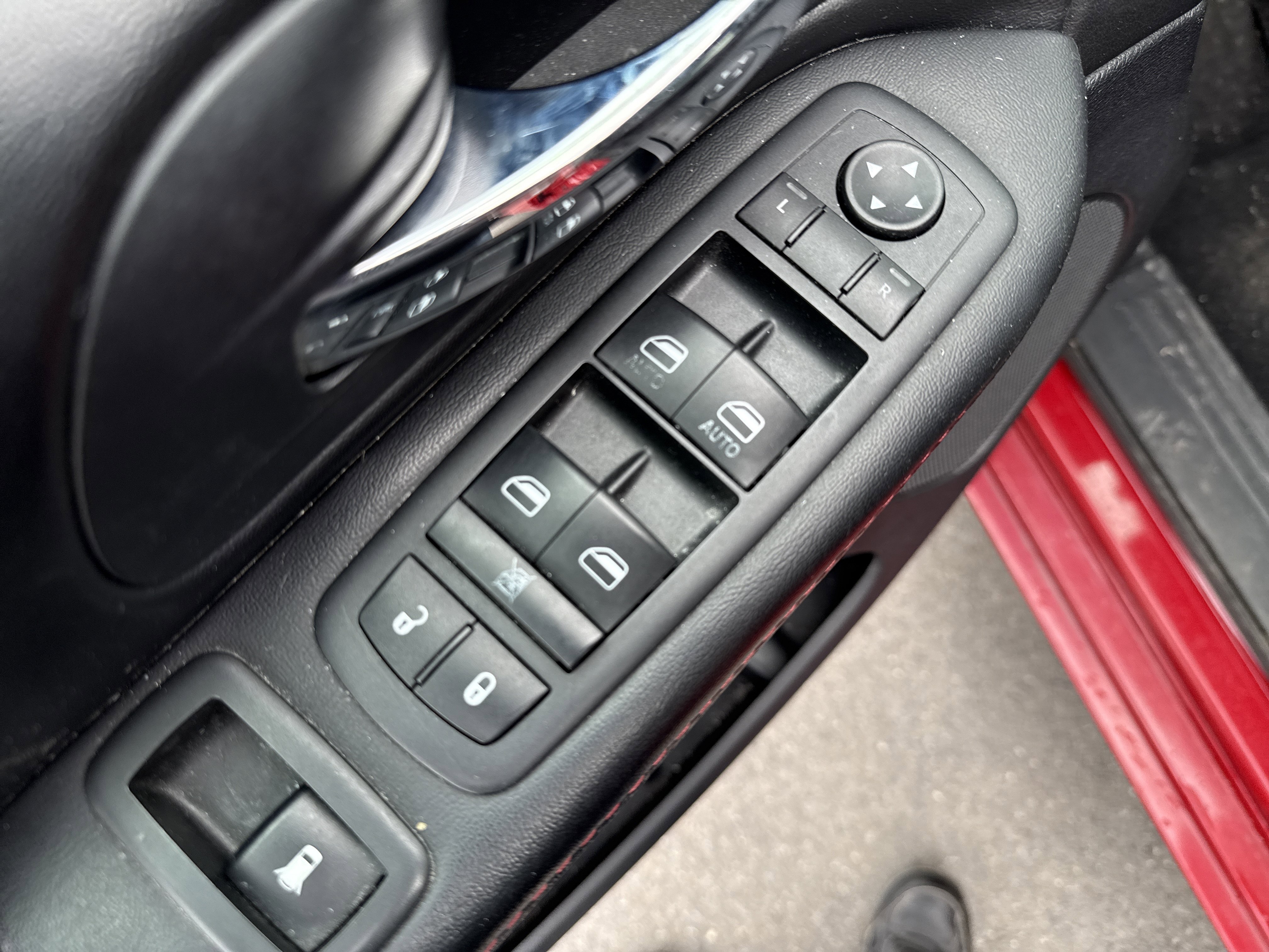 Used 2015 Dodge Grand Caravan R/T image 17