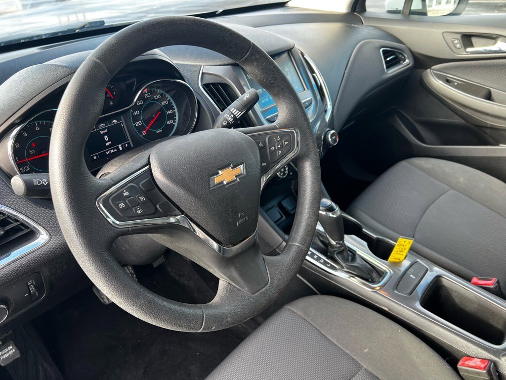 Used 2018 Chevrolet Cruze LT w/ Convenience Package image 13
