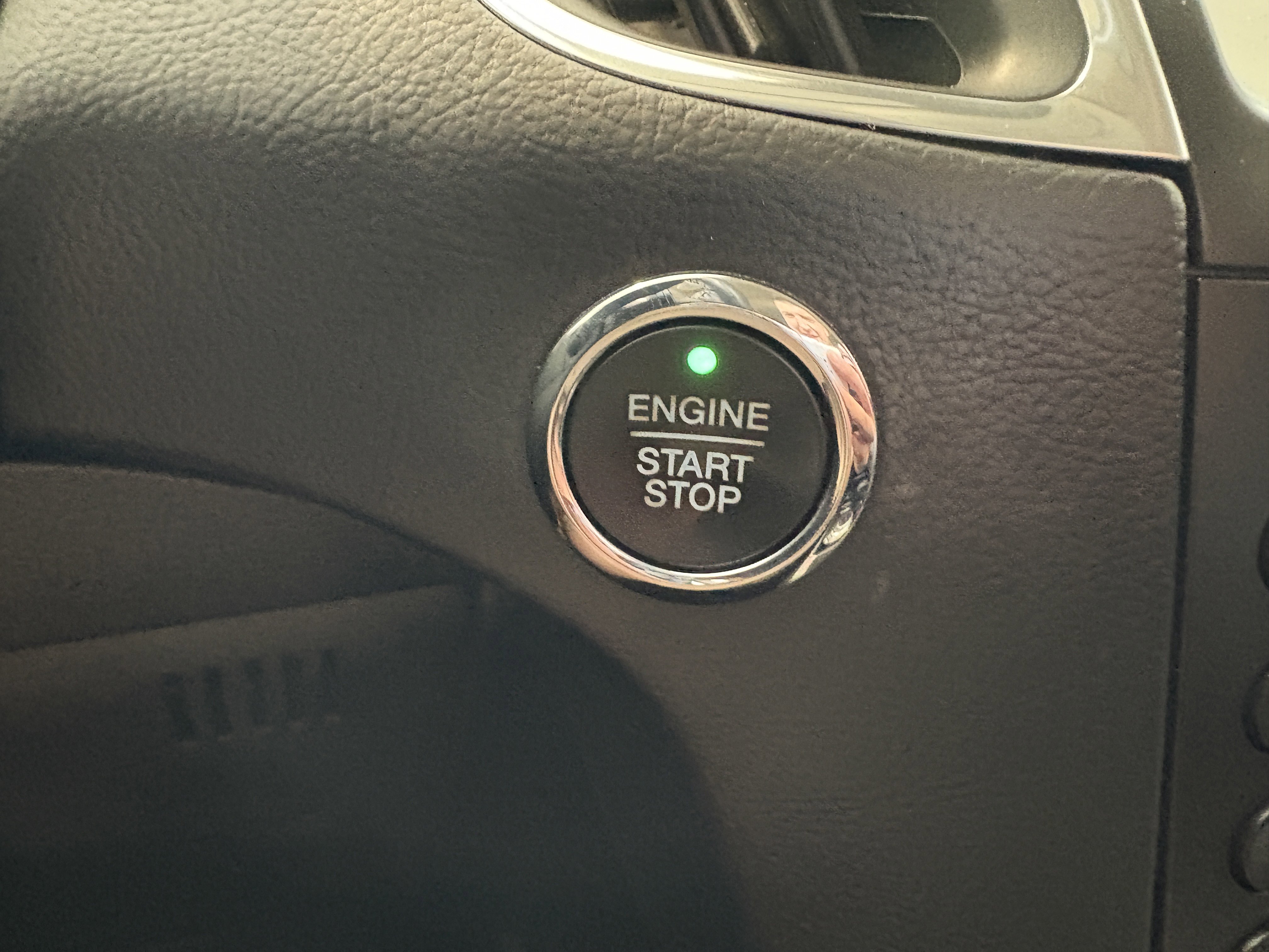 Used 2020 Ford Edge Titanium w/ Class II Trailer Tow Package image 14