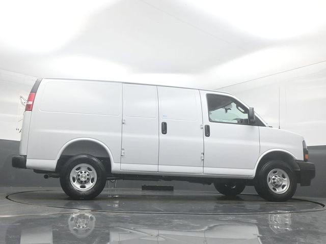 New 2026 Chevrolet Express 2500 image 31