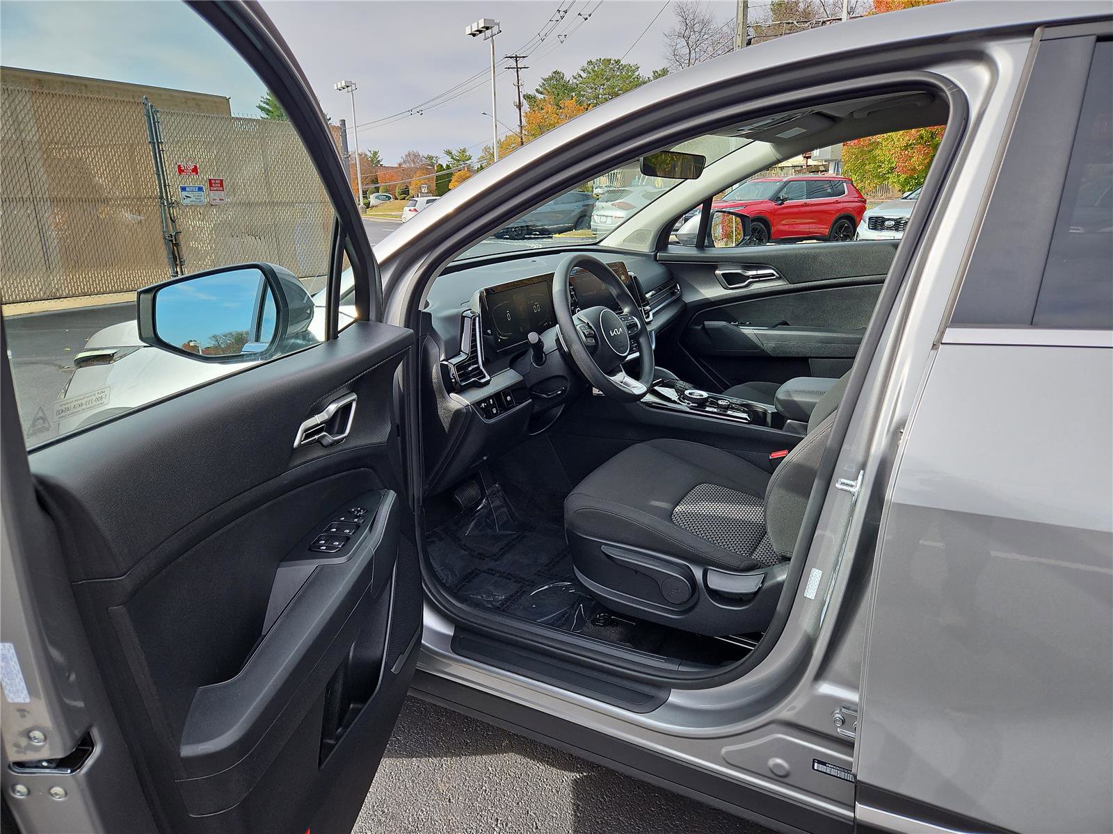 Certified 2025 Kia Sportage LX image 12