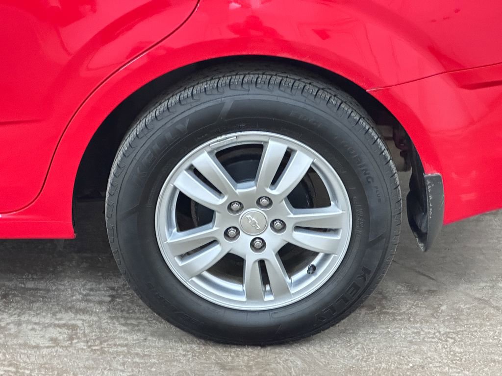 Used 2015 Chevrolet Sonic LT image 41