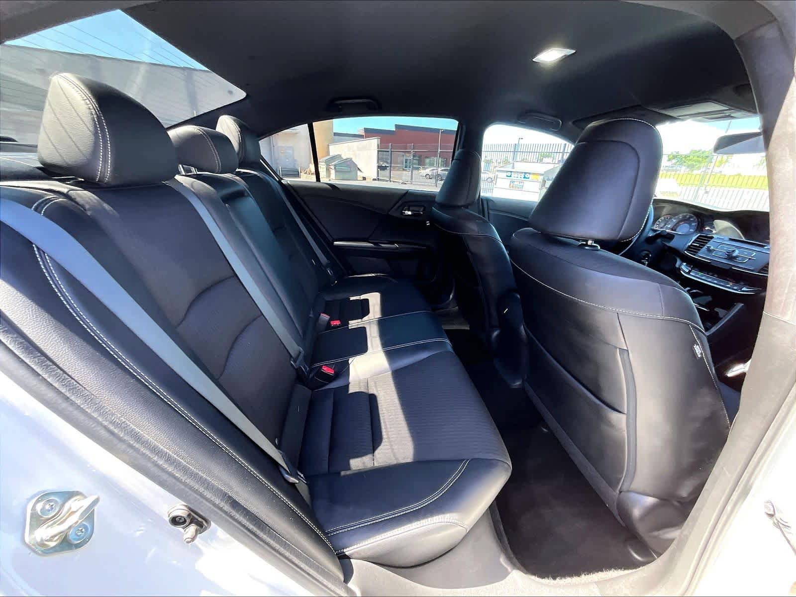 Used 2016 Honda Accord Sport image 29
